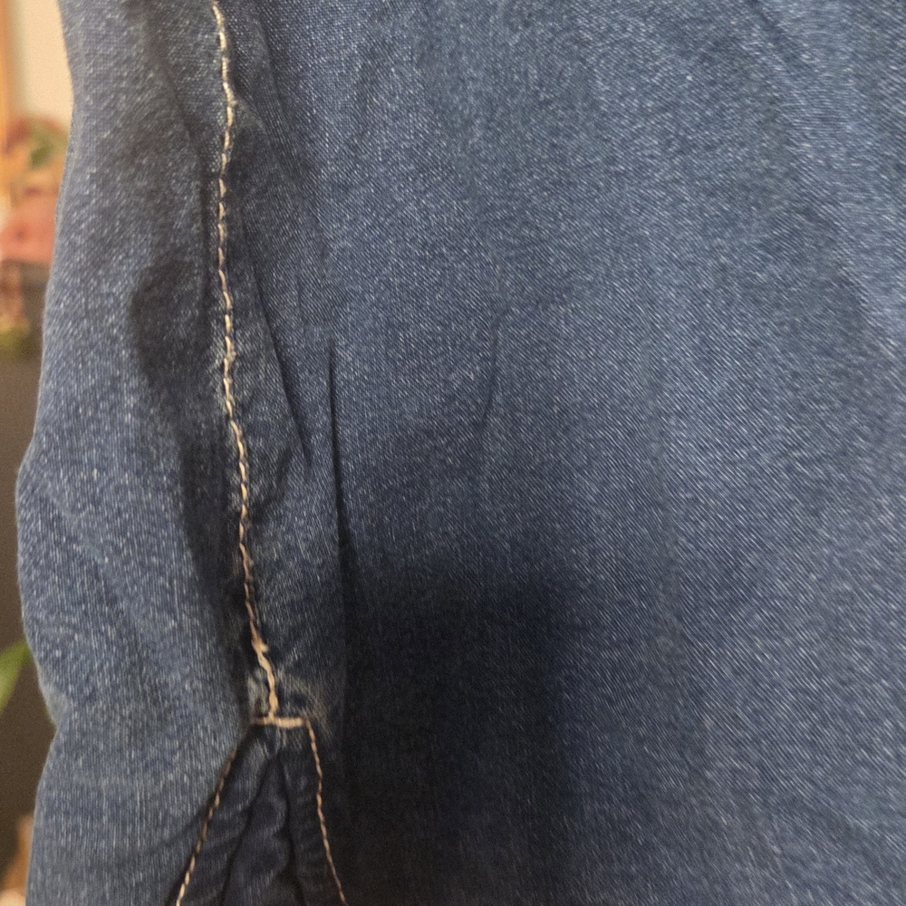 J McLaughlin Blue Denim Button-Up Shirt - Picture 4 of 5